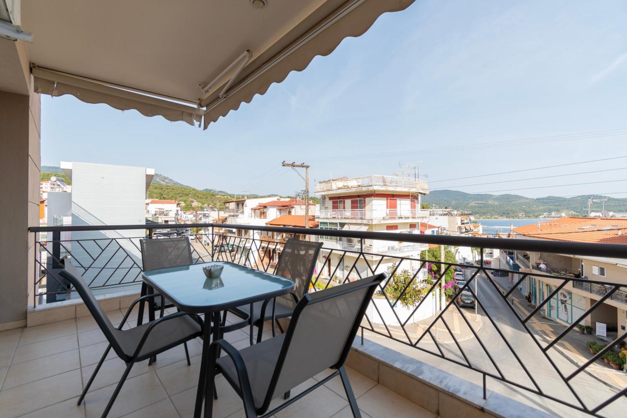 Apartment Sithoniars 2nd Floor Center With Amazing Seaview *